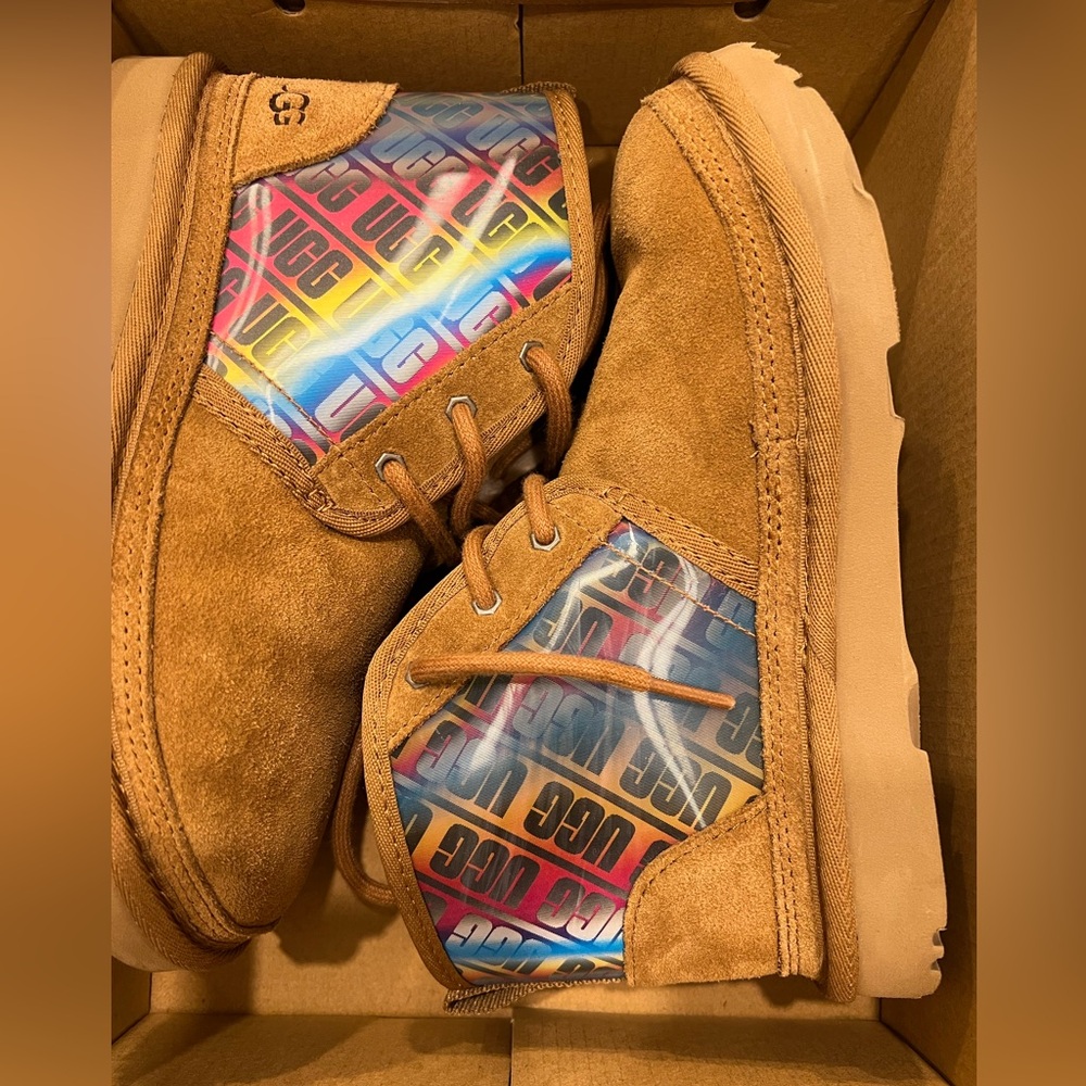 UGG KIDS boots size US 2